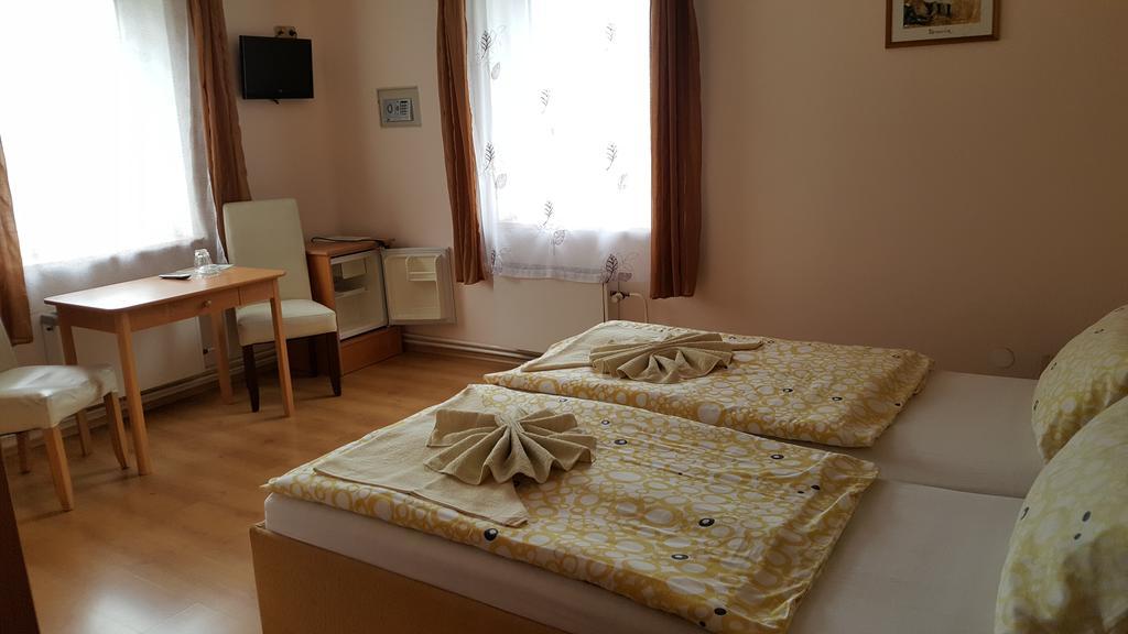 Františkovy Lázně Pension U Dubu מראה חיצוני תמונה