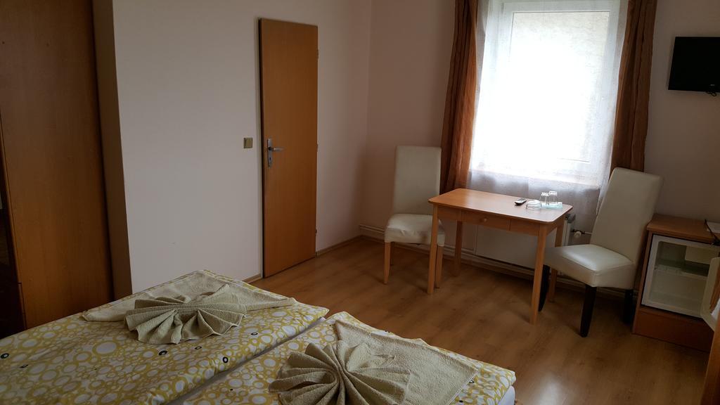 Františkovy Lázně Pension U Dubu מראה חיצוני תמונה